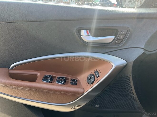 Hyundai Santa Fe-12
