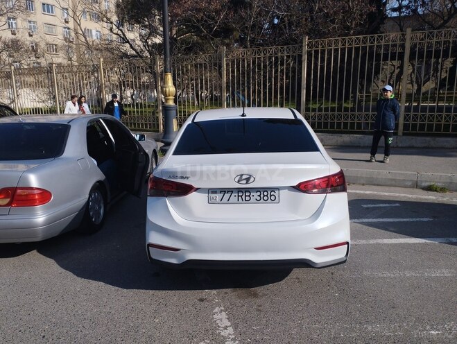 Hyundai Accent 2018, 172,000 km - 1.6 l - Bakı
