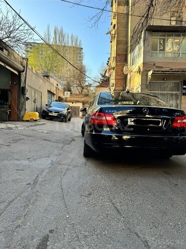 Mercedes E 220 d 2010, 324,700 km - 2.2 l - Bakı