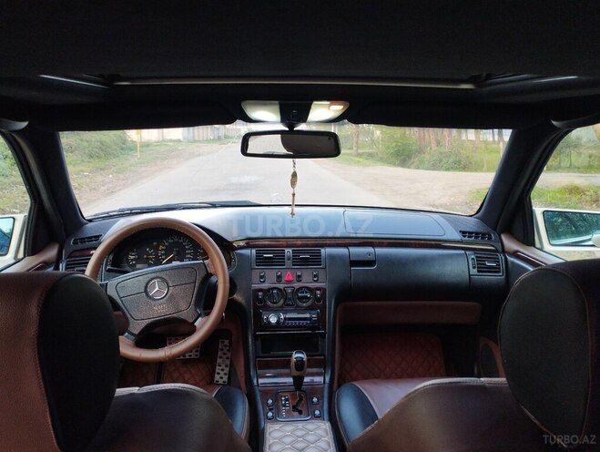 Mercedes E 230 1997, 164,611 km - 2.3 l - Masallı