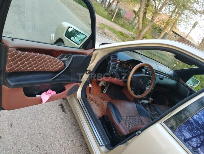 Mercedes E 230 1997, 164,611 km - 2.3 l - Masallı
