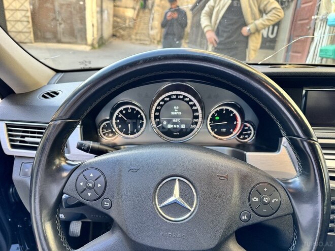 Mercedes E 220 d 2010, 324,700 km - 2.2 l - Bakı