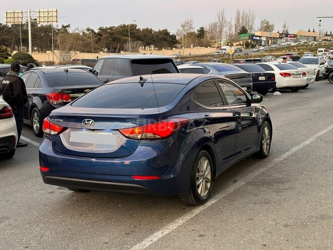 Hyundai Elantra 2015, 146,450 km - 1.8 л - Bakı