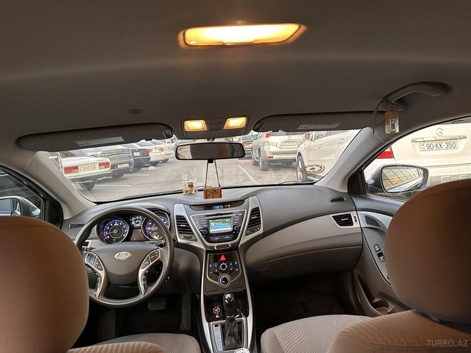 Hyundai Elantra 2015, 146,450 km - 1.8 л - Bakı