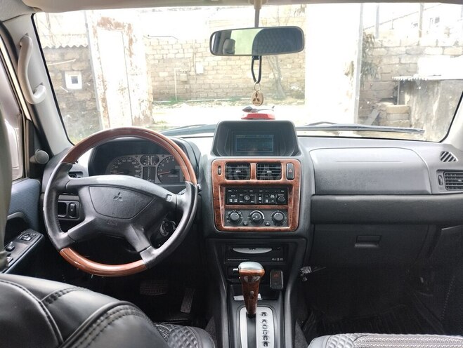 Mitsubishi Pajero io 2002, 401,000 km - 1.8 l - Bakı