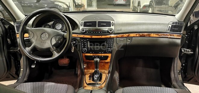 Mercedes E 220 d 2005, 298,000 km - 2.2 л - Sumqayıt