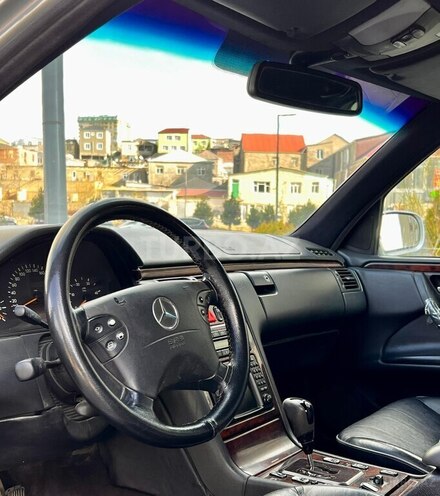 Mercedes E 220 d 2001, 499,000 km - 2.2 l - Bakı