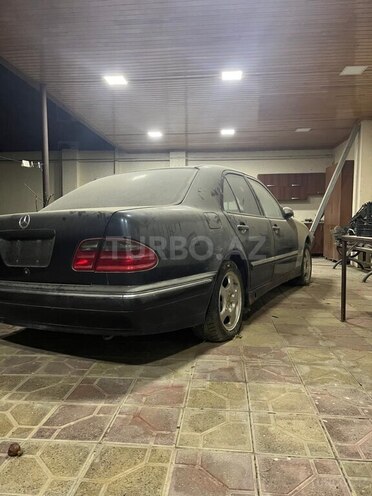 Mercedes E 320 1999, 240,000 km - 3.2 l - Bakı