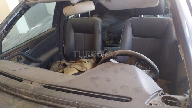 Mercedes E 320 1999, 240,000 km - 3.2 l - Bakı