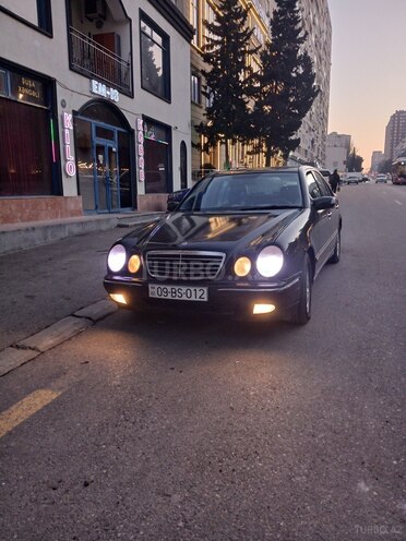 Mercedes E 270 2000, 450,000 km - 2.7 l - Bakı
