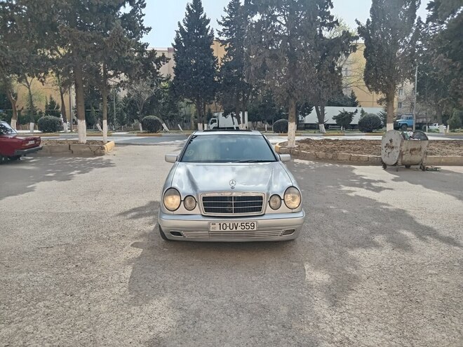 Mercedes E 240 1998, 305,000 km - 2.4 l - Bakı