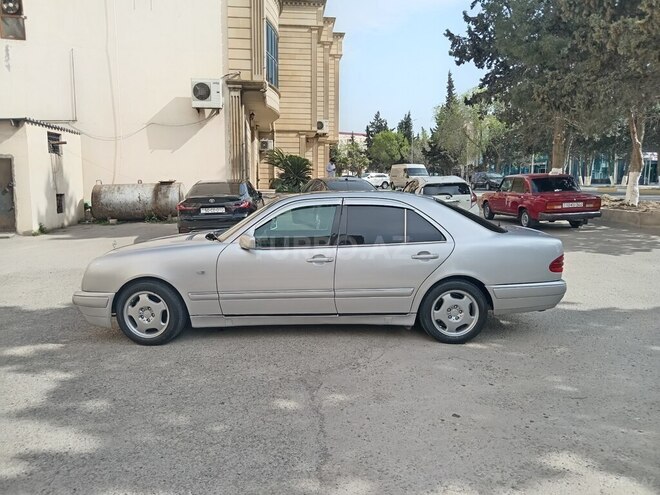 Mercedes E 240 1998, 305,000 km - 2.4 l - Bakı