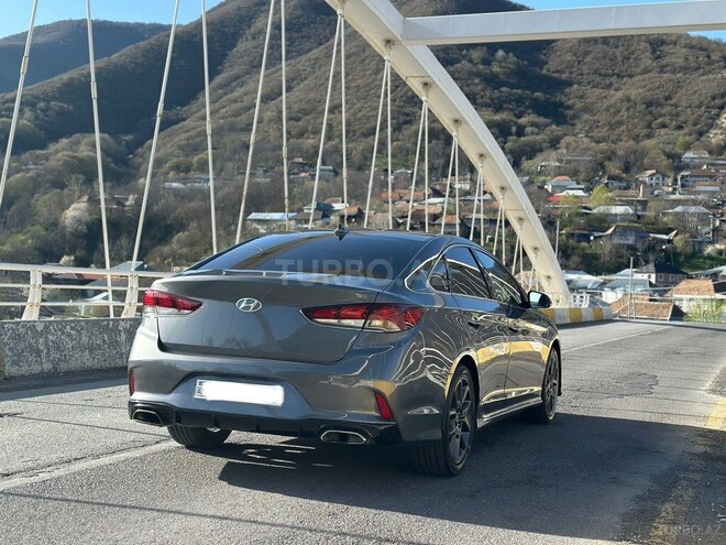 Hyundai Sonata-14