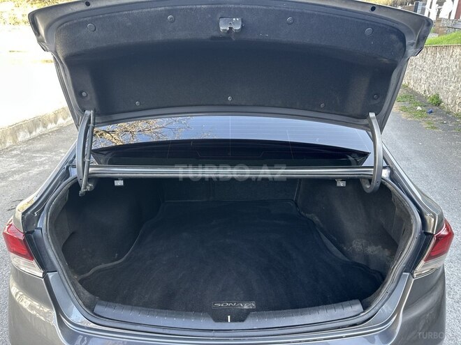 Hyundai Sonata-19