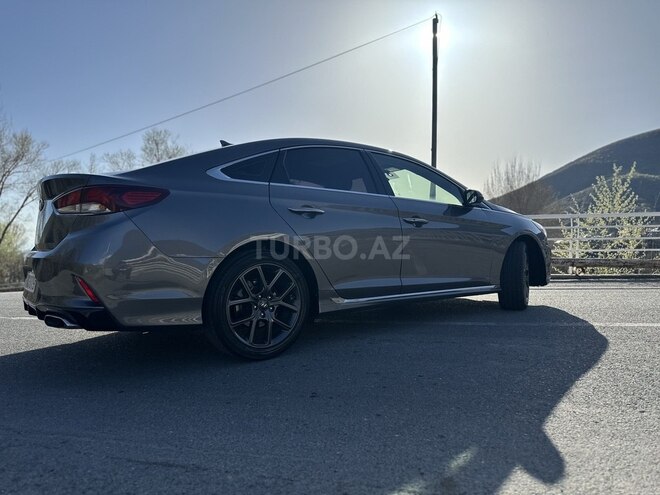 Hyundai Sonata-13