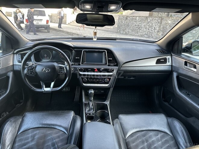 Hyundai Sonata-15