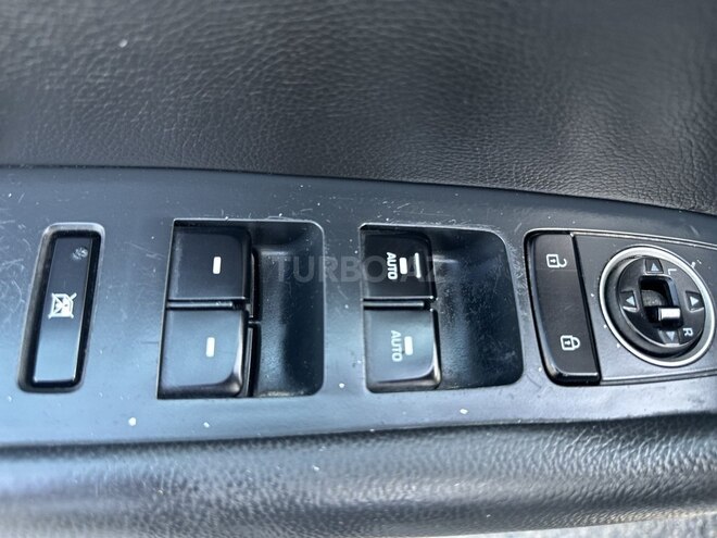 Hyundai Sonata-17