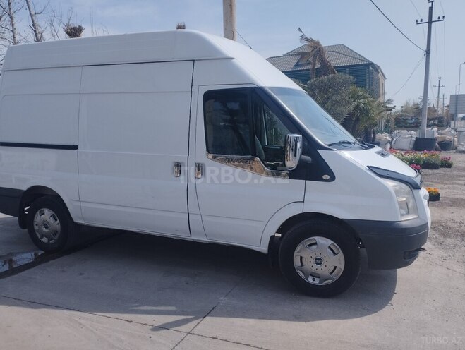 Ford Transit-4