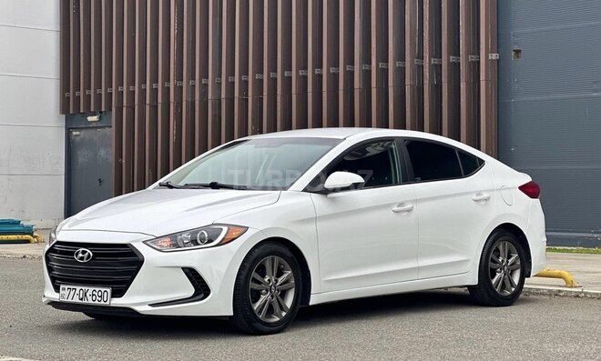Hyundai Elantra-3