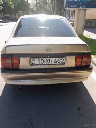 Opel Vectra 1993, 418,500 km - 2.0 l - Qax