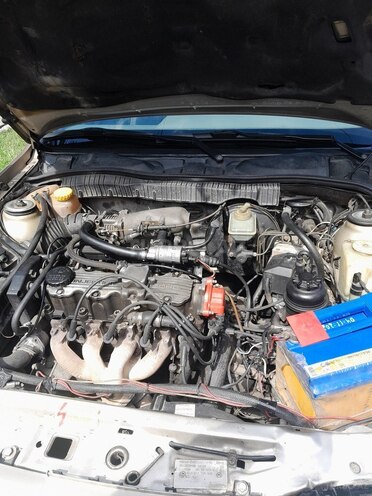 Opel Vectra 1993, 418,500 km - 2.0 l - Qax