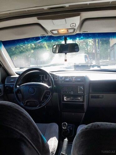 Opel Vectra 1993, 418,500 km - 2.0 l - Qax