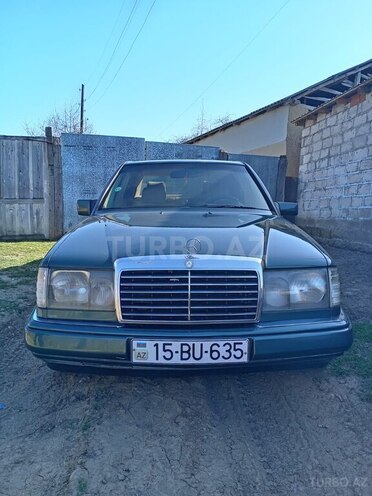 Mercedes E 230 1992, 340,575 km - 2.3 l - Quba