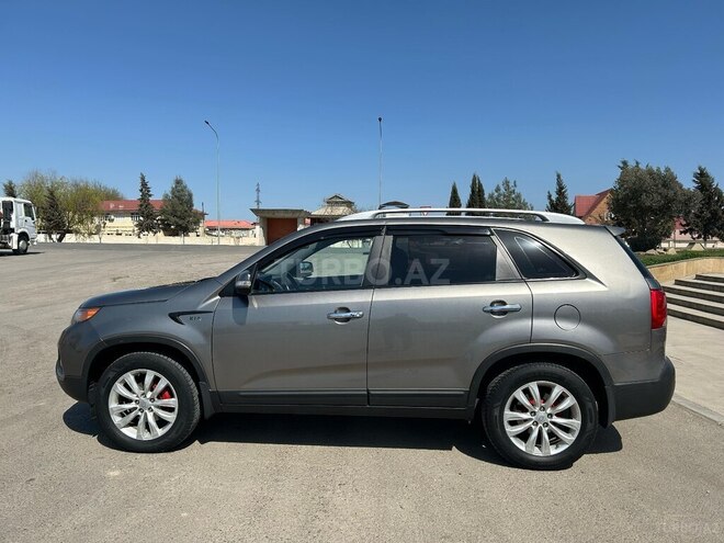 Kia Sorento 2009, 272,000 km - 2.0 l - Salyan