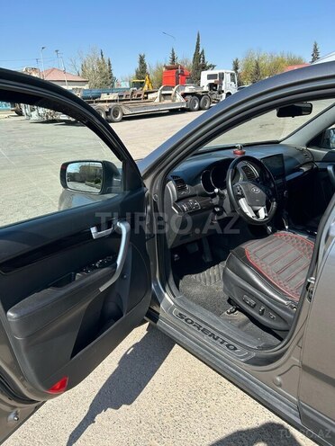 Kia Sorento 2009, 272,000 km - 2.0 l - Salyan