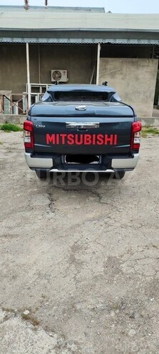 Mitsubishi L200 2021, 106,900 km - 2.4 л - Bakı