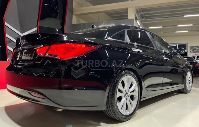Hyundai Sonata-13