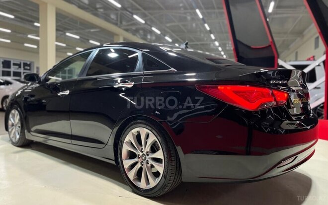 Hyundai Sonata-15