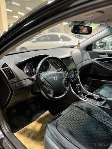 Hyundai Sonata-17