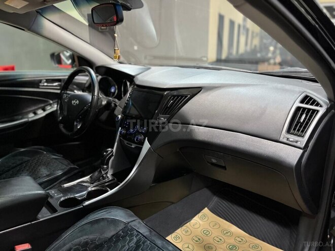 Hyundai Sonata-20