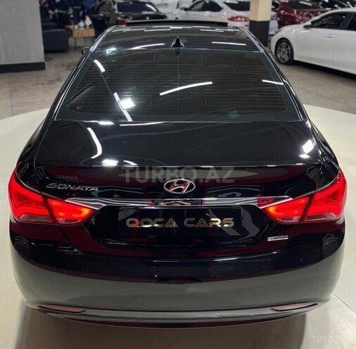 Hyundai Sonata-16