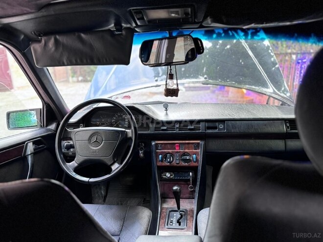 Mercedes E 220 1994, 380,000 km - 2.2 l - Şəki