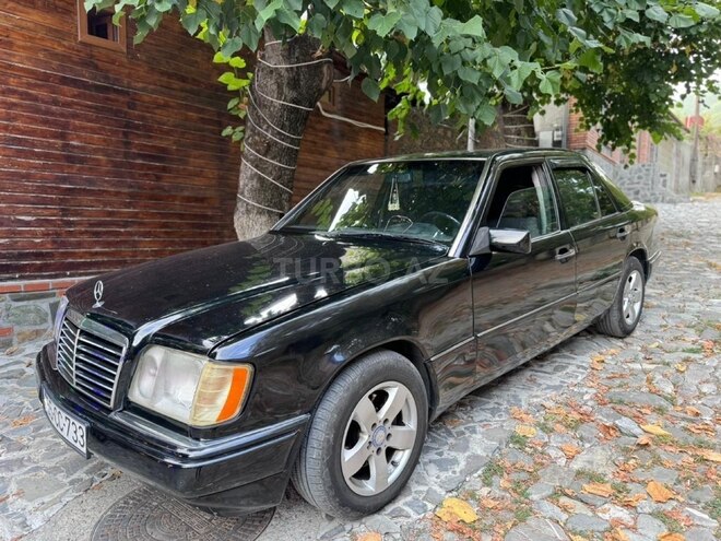 Mercedes E 220 1994, 380,000 km - 2.2 l - Şəki