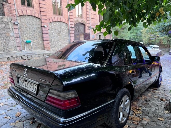 Mercedes E 220 1994, 380,000 km - 2.2 l - Şəki