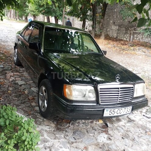 Mercedes E 220 1994, 380,000 km - 2.2 l - Şəki