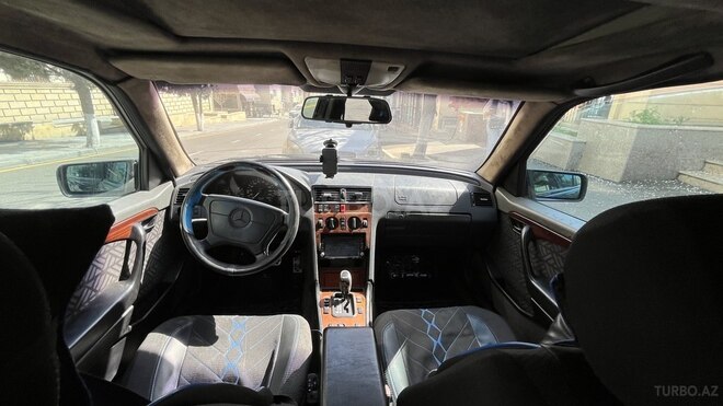 Mercedes C 200 1995, 250,000 km - 2.0 l - Sumqayıt