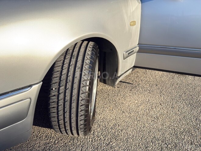 Mercedes E 280 1998, 265,000 km - 2.8 l - Bakı
