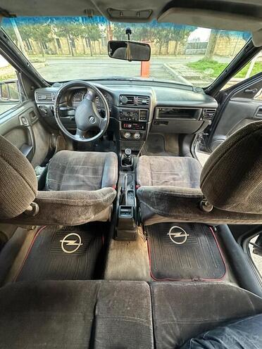Opel Vectra 1990, 336,845 km - 1.6 l - Zaqatala