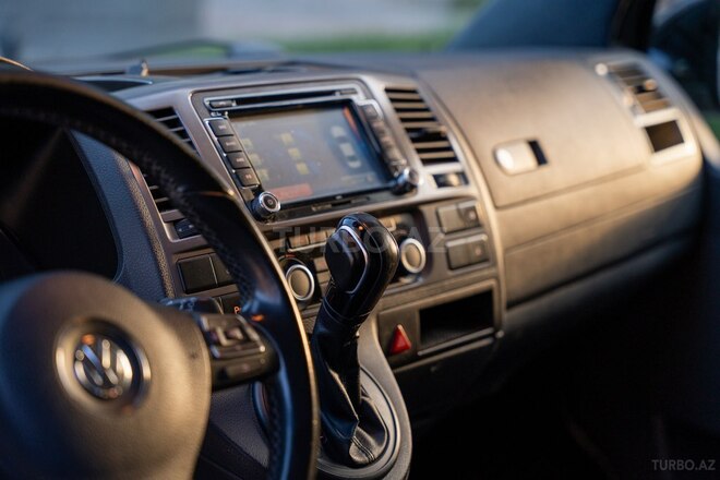 Volkswagen Caravelle 2013, 131,000 km - 2.0 l - Bakı