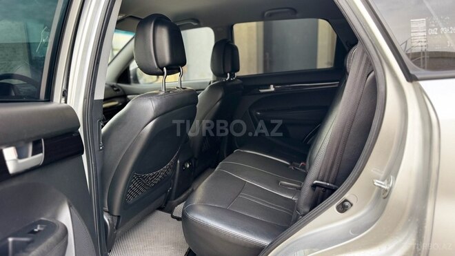 Kia Sorento-8