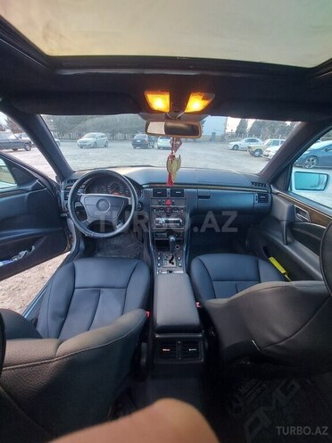 Mercedes E 240 1999, 436,000 km - 2.4 l - Sumqayıt