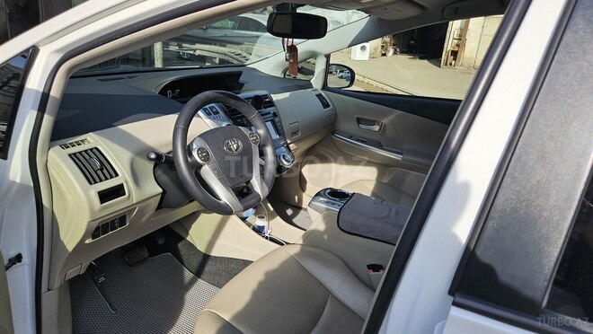 Toyota Prius V 2012, 265,542 km - 1.8 l - Gəncə