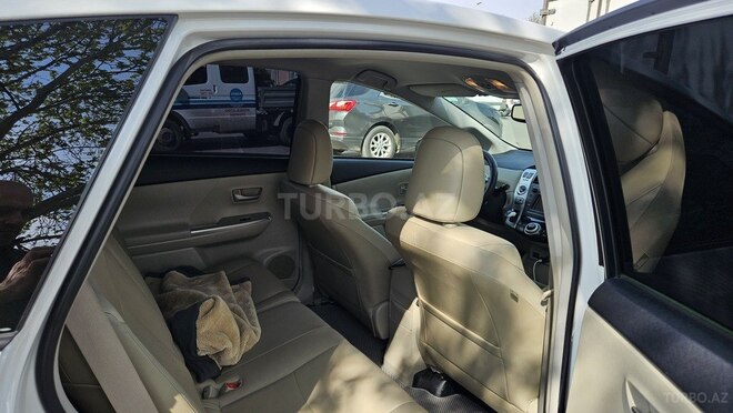 Toyota Prius V 2012, 265,542 km - 1.8 l - Gəncə