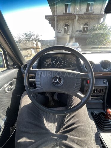 Mercedes E 230 1983, 245,000 km - 2.3 l - Bakı