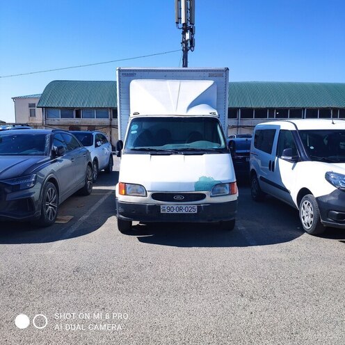 Ford Transit-3