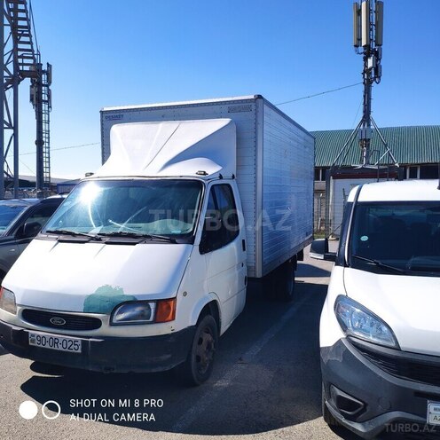 Ford Transit-4